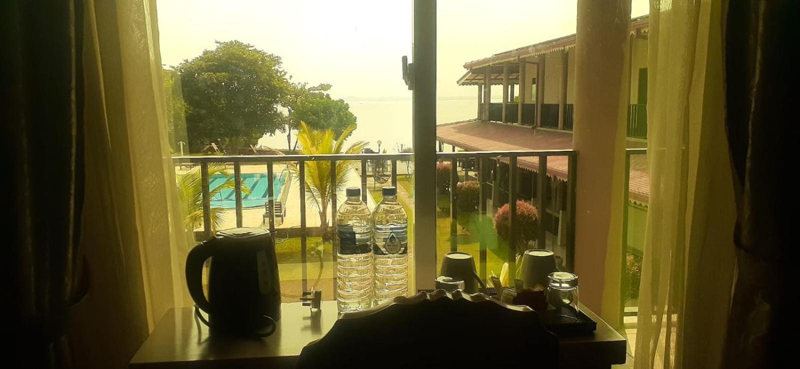 Nilakma Lagoon Negombo Bagian luar foto